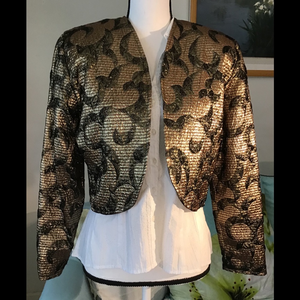 Elegant shiny & light jacket. M